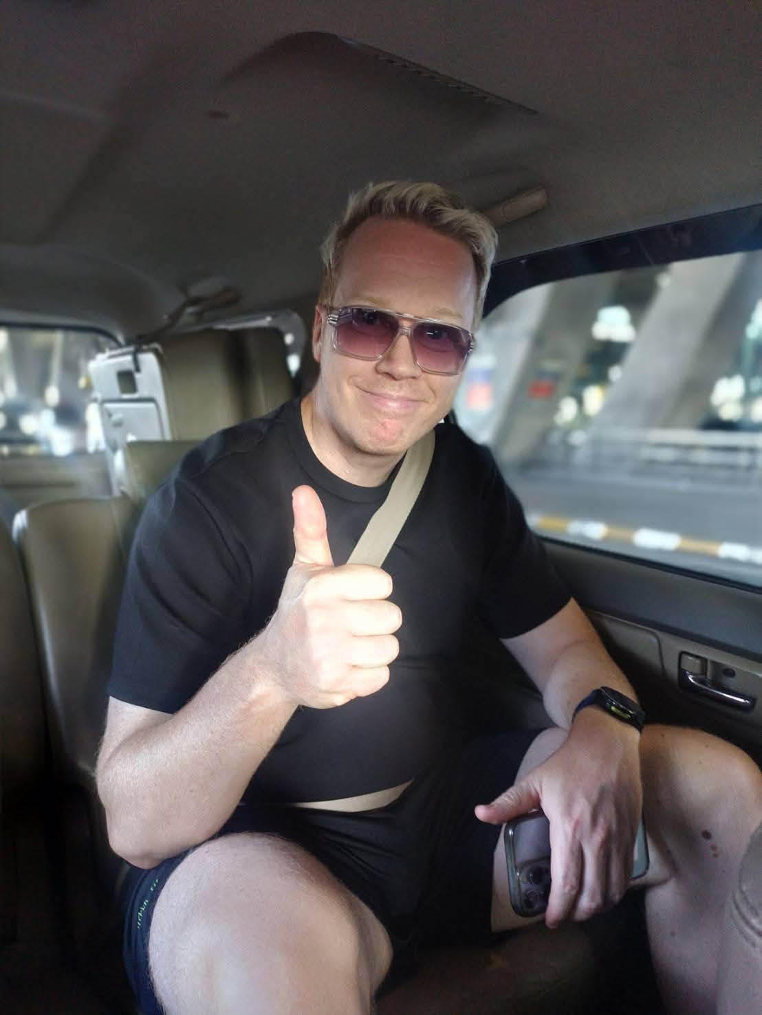 47 - https://taxipvth.com | Airport transfers. easy to book convenient comfortable with cars available 24 hours a day contact us.